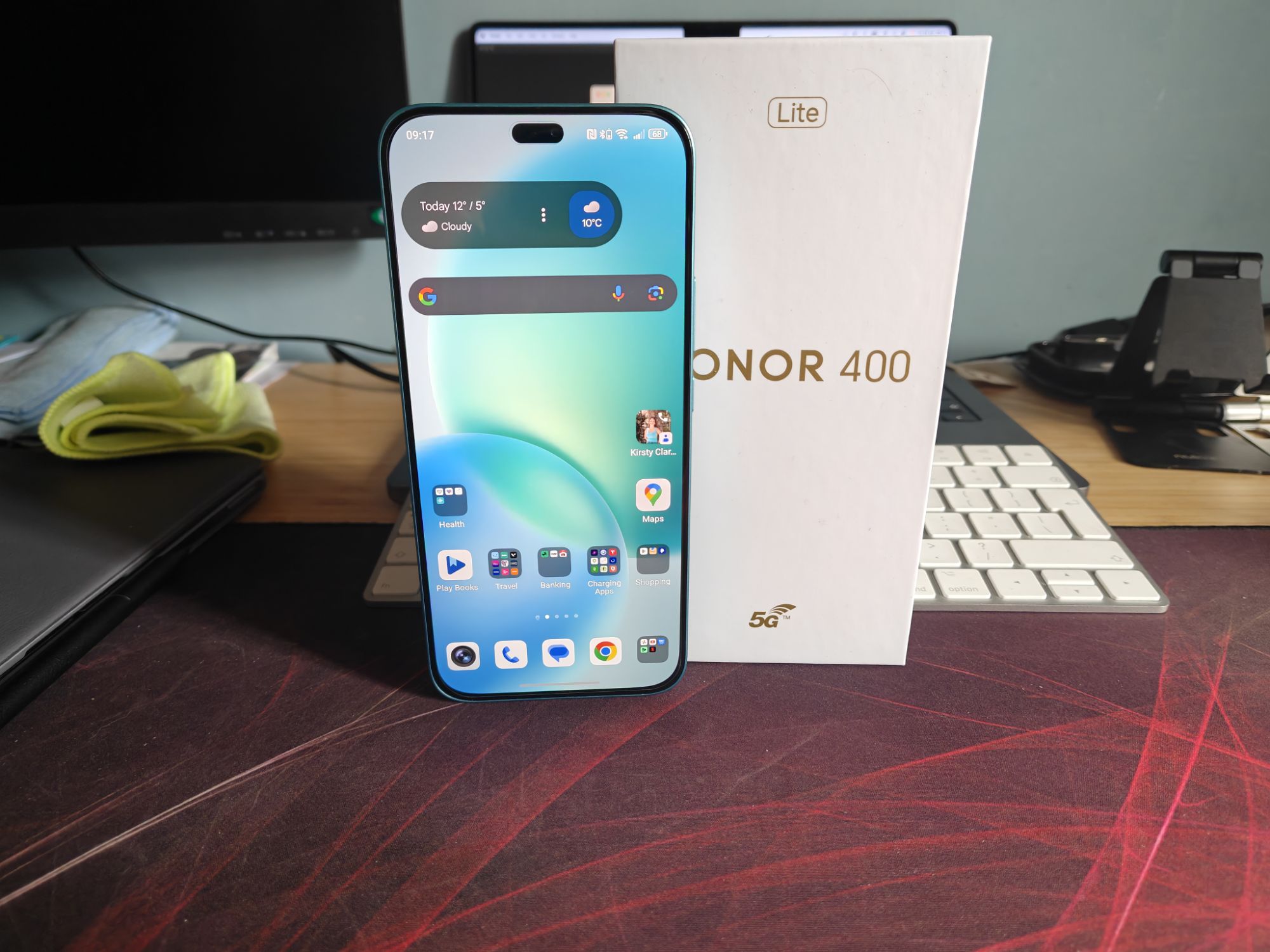 Honor 200 Lite spotted for great deal.